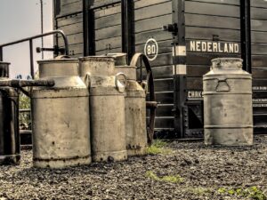 乾燥頭皮に悩むメンズがフケ対策のために定期購入を解約する際の注意点は？