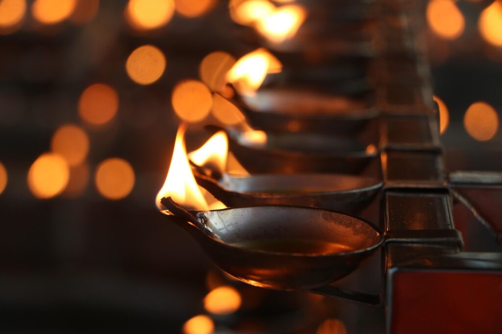 フケを放置すると薄毛に関係するのは本当？