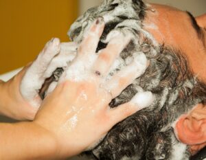 シャンプーのかゆみの原因は何？